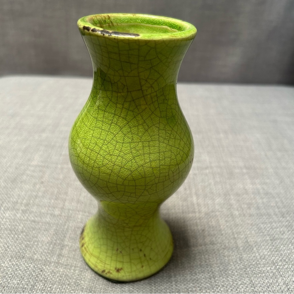 Mid-Century Modern Ge-Type Ceramic Chartreuse Crackle Glaze Bud Vase #0801255